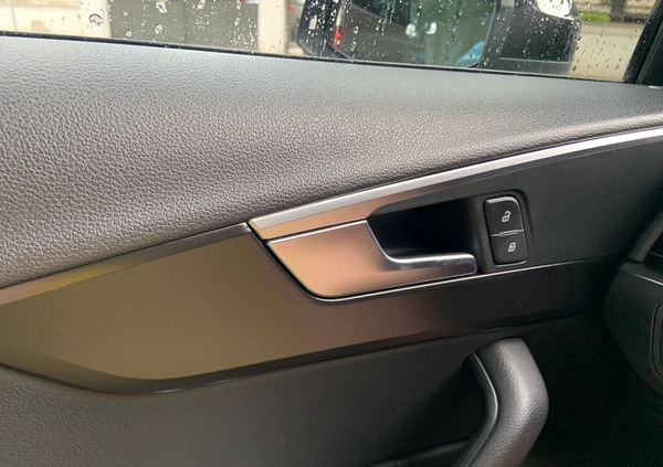 Audi A4 cena 82900 przebieg: 276708, rok produkcji 2016 z Kowal małe 436